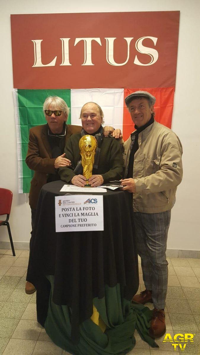 Ostia, alla mostra dei cimeli del calcio anche i campioni Ostia, alla mostra dei cimeli del calcio anche i campioni