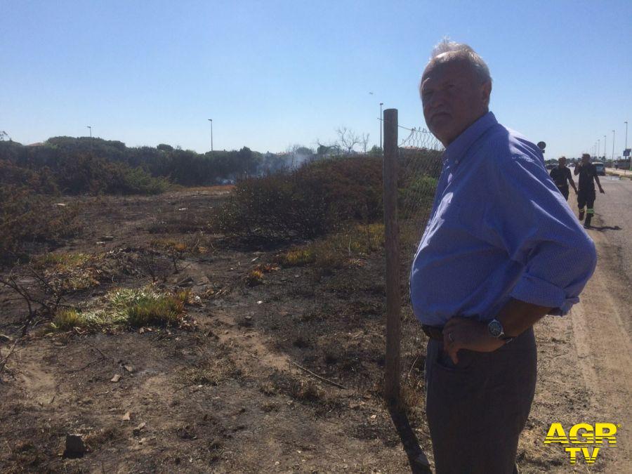 Fiumicino, il sindaco denuncia: rigurgiti fascisti...indaghi la Magistratura Fiumicino, il sindaco denuncia: rigurgiti fascisti...indaghi la Magistratura