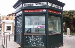 Guide turistiche di Ostia, distribuite ovunque meno che sul mare