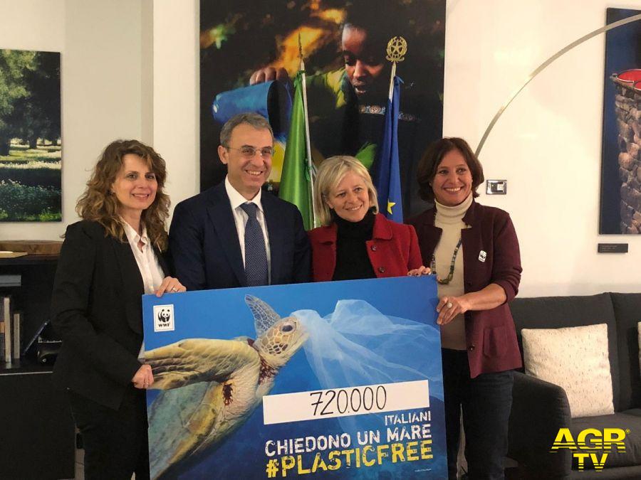 WWF Italia, più di 700 mila firme per salvare il mare dalla plastica