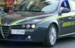 Fiumicino, fermato quindicenne alla guida