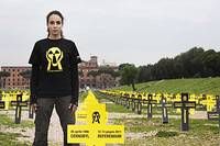 2000 croci per ricordare Cernobyl 2000 croci per ricordare Cernobyl