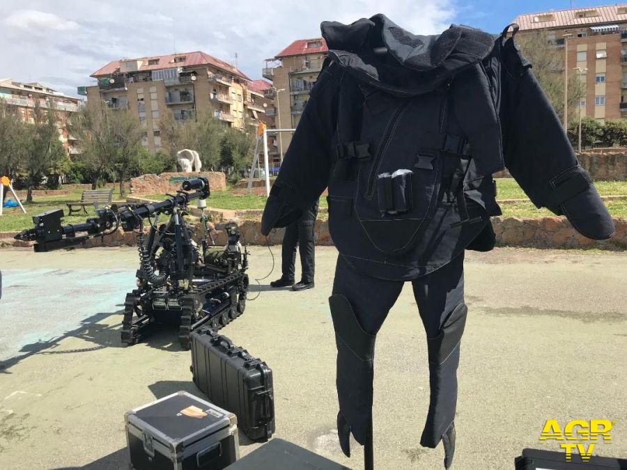 Ostia, a piazza Gasparri.... lezione di legalità Ostia, a piazza Gasparri.... lezione di legalità