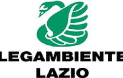 Ladispoli, stop ai treni, cittadini sui binari