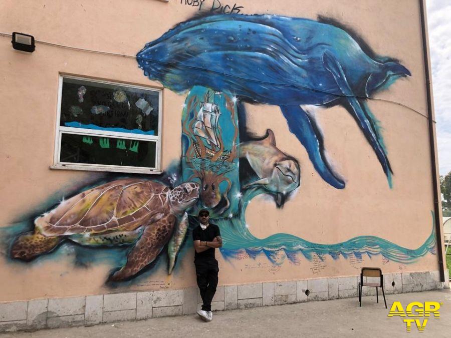 Palidoro, murales...di Moby Dick sulle mura della scuola elementare Palidoro, murales...di Moby Dick sulle mura della scuola elementare