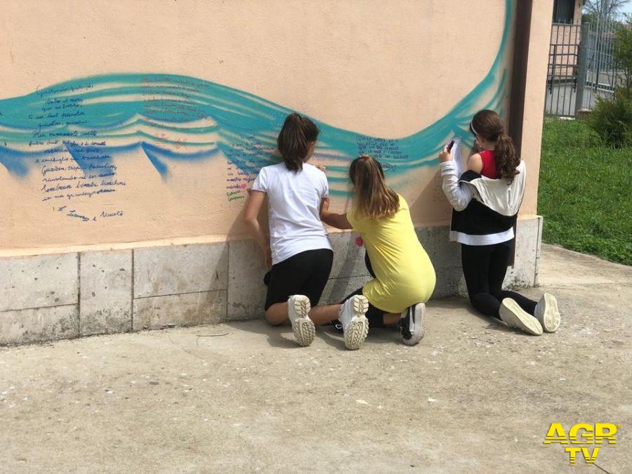 Palidoro, murales...di Moby Dick sulle mura della scuola elementare Palidoro, murales...di Moby Dick sulle mura della scuola elementare