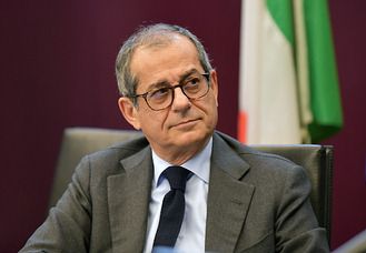 Smentita del ministro Tria: Nessuna lite con il ministro Salvini sulla flat tax Smentita del ministro Tria: Nessuna lite con il ministro Salvini sulla flat tax