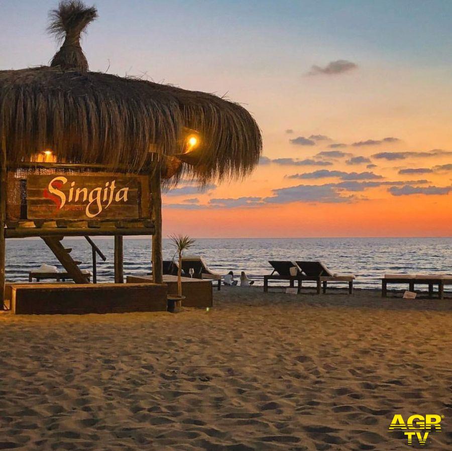 Fregene, party sulla spiaggia al Singite Fregene, party sulla spiaggia al Singite