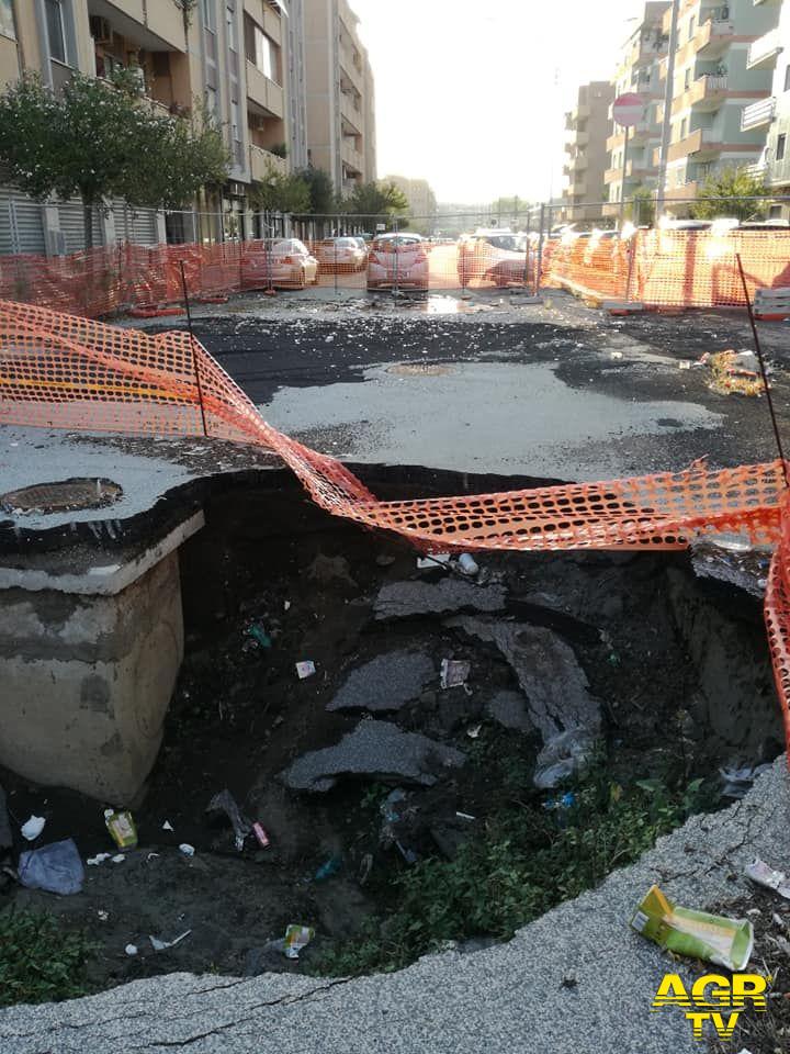 Ostia, i promessi interventi sulle voragini di via Casana slittano ad ottobre