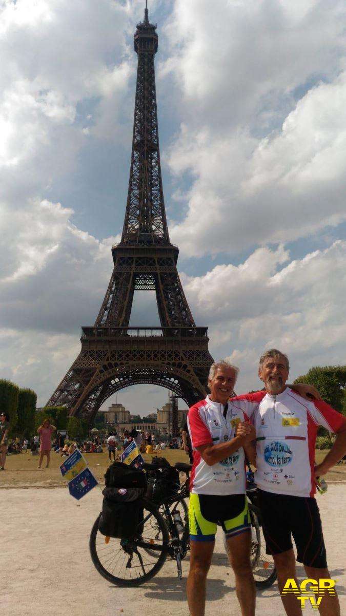 Arrivati....da Ostia a Parigi due bikers per promuovere le donazioni