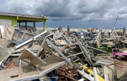 Maltempo, vento, pioggia e grandine, stabilimenti k.o. sull'Adriatico