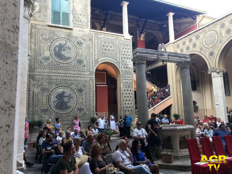 Municipio X, il chiostro non basta più....pienone per l'esibizione del gruppo Scorribanda