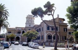 Ostia, Consiglio ad alta tensione sul nuovo murales
