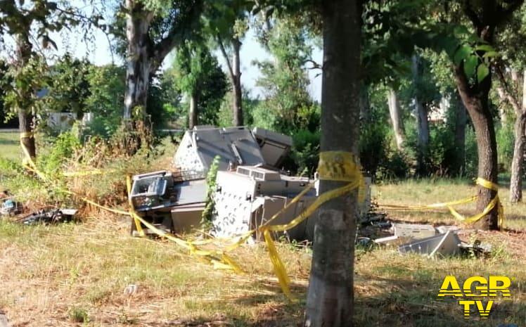 Ostia, i rifiuti degli stabilimenti restano in spiaggia