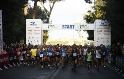Atletica, Roma Urbs Mundi, il centro città va di corsa...