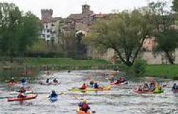 Roma, tutti in canoa per salvare i fiumi