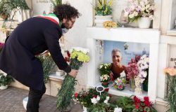 Cerveteri, cimiteri chiusi ma fiori per i defunti