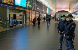 Roma. Denunciato dalla Polizia di Stato per atti osceni e ubriachezza a bordo di un treno nella Stazione ferroviaria di Roma – Termini