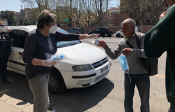 di pillo distribuisce mascherine
