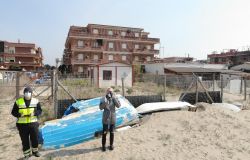 Fiumicino, droni e pattuglie, caccia ai vacanzieri di Pasqua