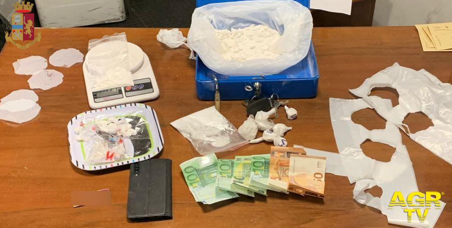 Soldi e droga sequestrati Soldi e droga sequestrati
