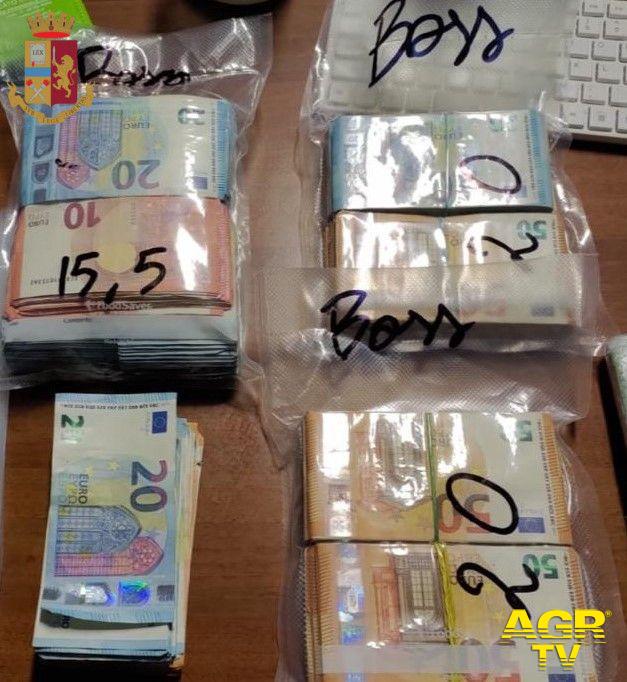 Roma, denunciati due pusher, volevano investire 65 mila euro nell'acquisto di stupefacenti Roma, denunciati due pusher, volevano investire 65 mila euro nell'acquisto di stupefacenti