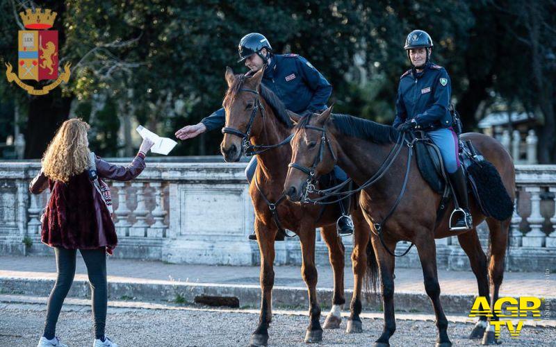 polizia a cavallo in servizio a Castelfusano