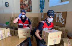 Nuove povertà per emergenza covid-19, il Campidoglio distribuisce generi alimentari