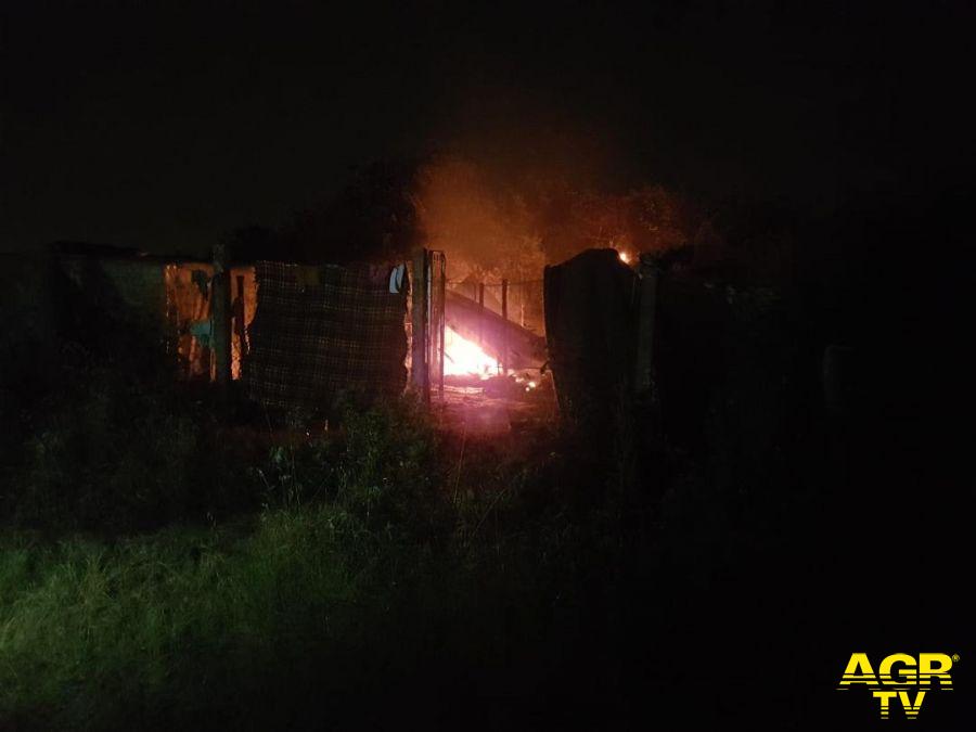 incendio campo rom