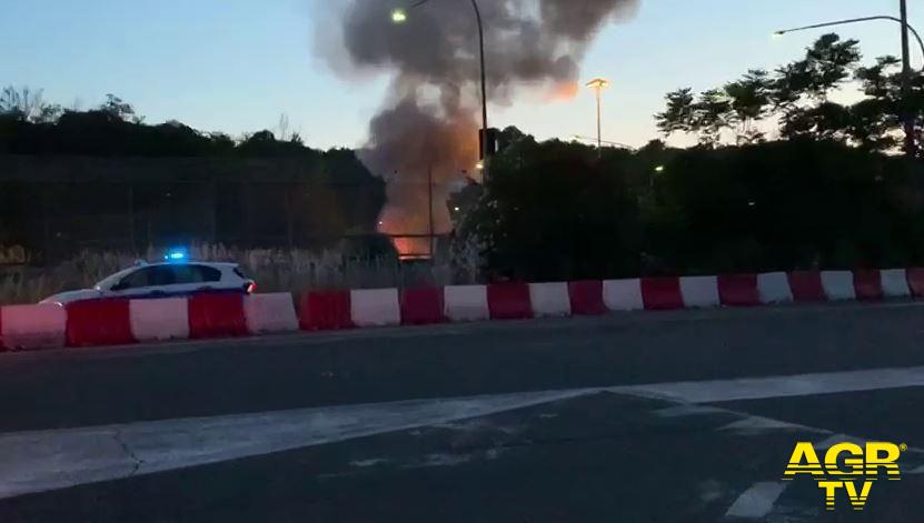 incendio deposito atac via candiani incendio deposito atac via candiani