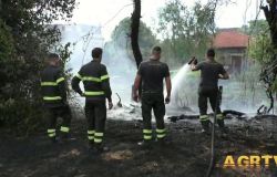 Acilia, cittadini allo stremo, via le sterpaglie e le discariche