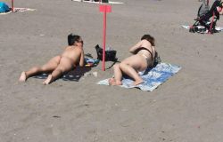 Ostia, distanziamento sociale, regole diverse per spiagge libere e stabilimenti?