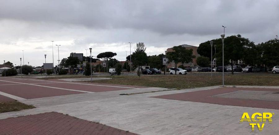 Municipio X, Operazione decoro, davanti alle stazioni di Acilia e Ostia Antica