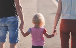 Dal Governo segnale verde per il family act, ecco l'assegno universale