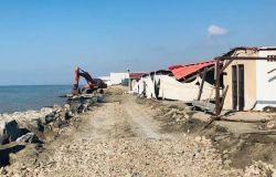 Fregene, fermo il cantiere per la barriera soffolta e domani arriva l'ennesima mareggiata