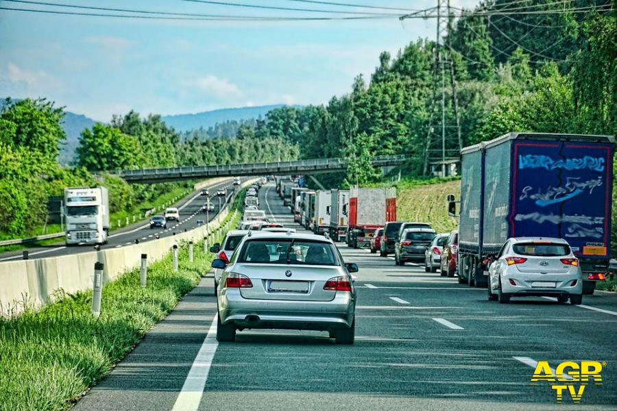 Autostrade, Mit chiede ad Aspi il nuovo piano economico