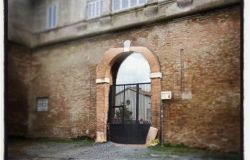 Borgo di Pratica di Mare, TAR conferma l’ordinanza di rimozione del cancello all’ingresso