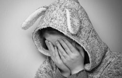 Bullismo al femminile a Civitavecchia, pestate perchè ex dei loro ragazzi
