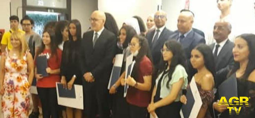 premiati più di 100 giovani tunisini appena diplomati premiati più di 100 giovani tunisini appena diplomati