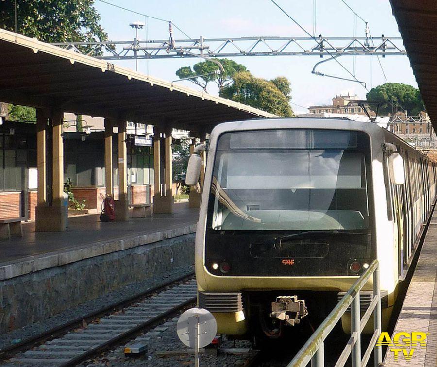 Roma-Lido, servizio rallentato per il guasto di un treno a Magliana