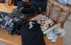 Outlet Castel Romano, con borse schermate rubano oltre 2 mila euro di merce, in manette tre sudamericani