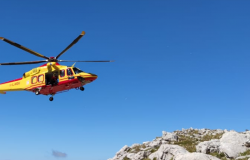 Escursionista romano precipita per dieci metri sul Gran Sasso, salvato dal soccorso alpino