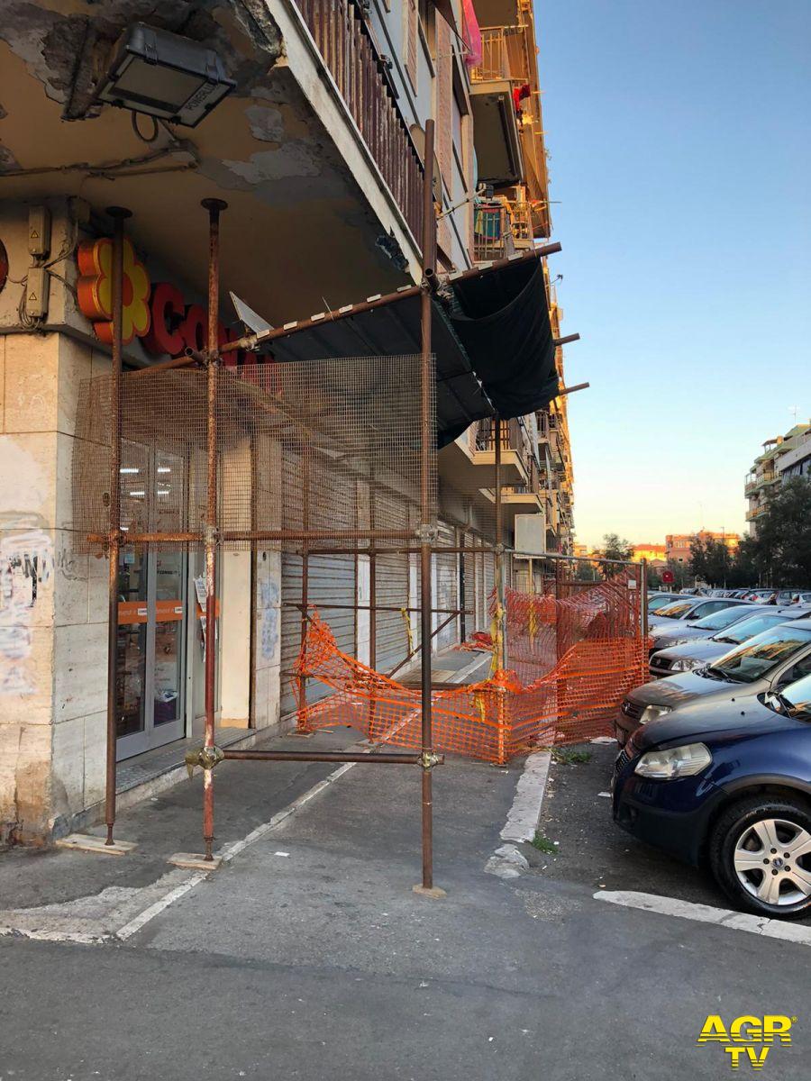 marciapiedi inutilizzabili per passeggiare marciapiedi inutilizzabili per passeggiare