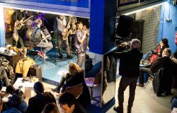 L'Associazione Minimo Comune Multiplo riparte dalla musica live nel Blue Box