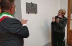 Calenzano, scoperta  la targa che intitola la sala consiliare a Nilde Iotti, prima presidente donna della Camera