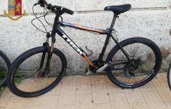 Civitavecchia, rapinatori in bicicletta...presi due ragazzi
