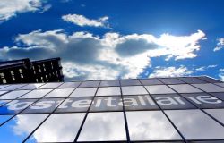 Cinquantunesima giornata mondiale della posta, annulli speciali e cartolina dedicata per i filatelici