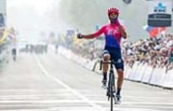 Castelfiorentino. Il campione Alberto Bettiol promuove un’asta benefica per il Giro delle Fiandre di domenica