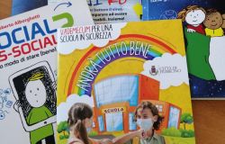 Covid-19, i social e la costituzione, i libri per i ragazzi in distribuzione nelle scuole di Fiumicino