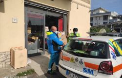 Fiumicino, la solidarietà non si ferma....distribuiti i pacchi alimentari dalla Misericordia anche il 1° gennaio